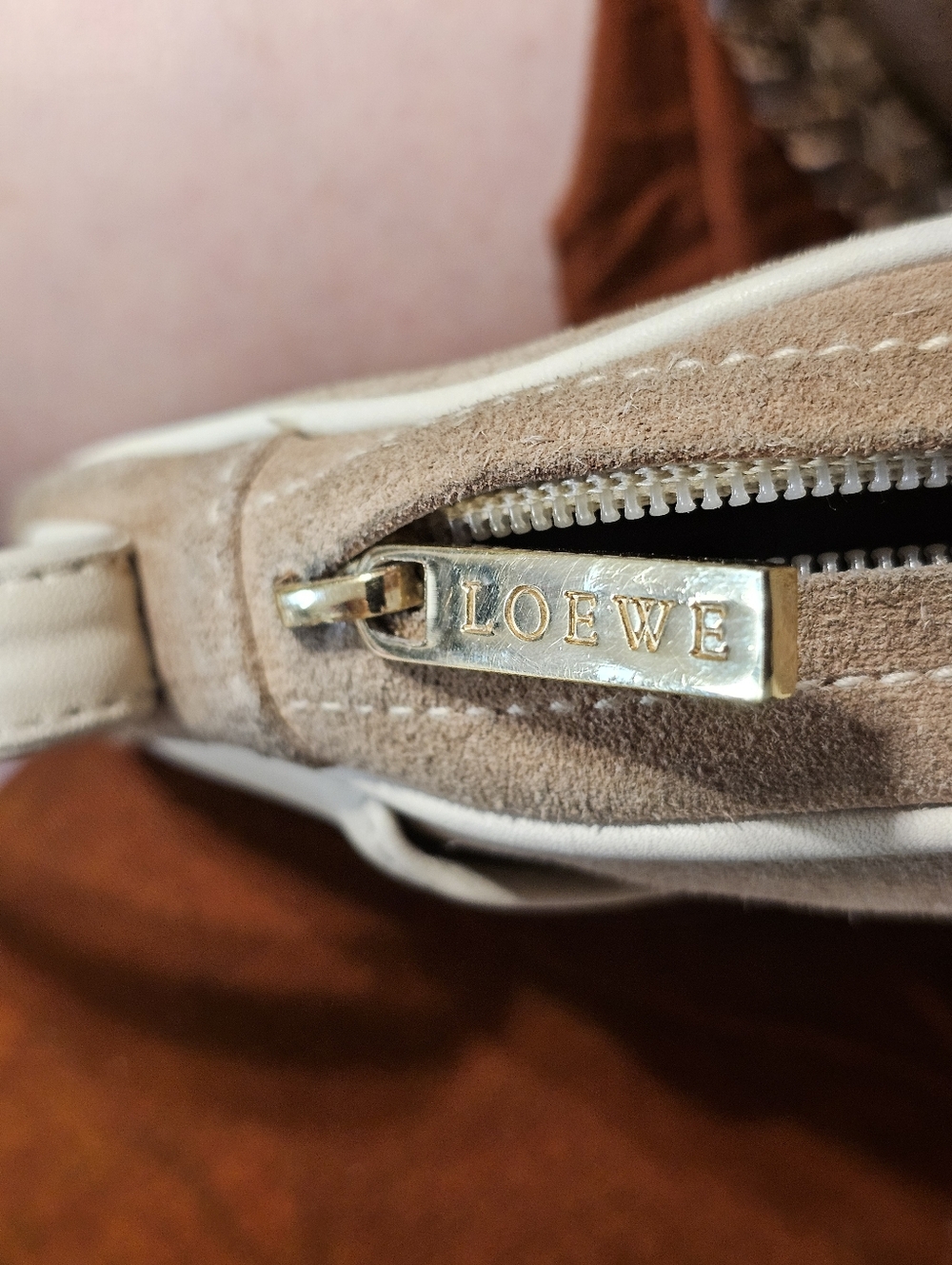 Vintage LOEWE Anagram Suede Leather Round Circle Shoulder Bag Crossbody Beige - Picture 6 of 9